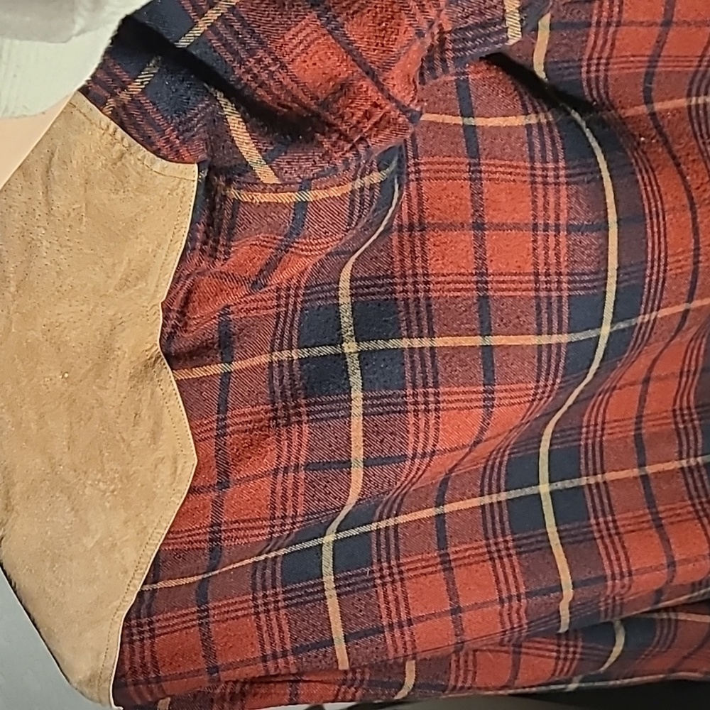 Plaid jacket with fuzzy lining